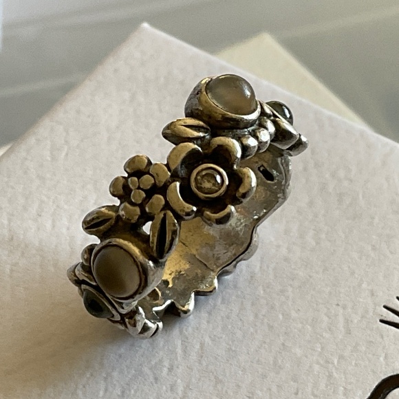 Pandora Silver Floral Ring - Picture 2 of 6